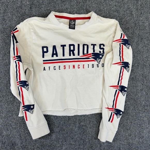 NFL Team Apparel Tops - NFL Team Apparel New England Patriots Cropped Long Sleeve T-Shirt Cream Medium